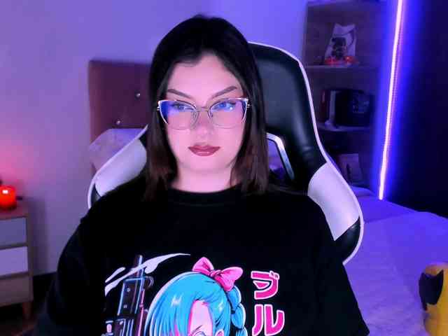 OphelianaRose webcam