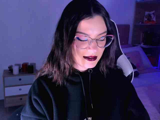 OphelianaRose webcam