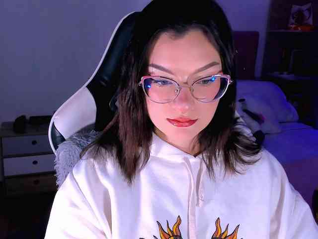 OphelianaRose webcam