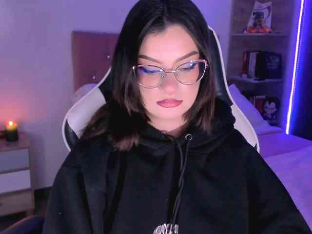 OphelianaRose webcam