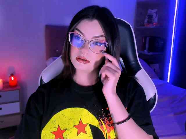 OphelianaRose webcam