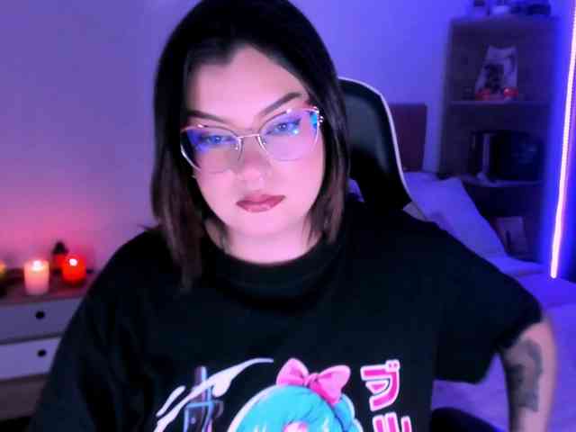 OphelianaRose webcam