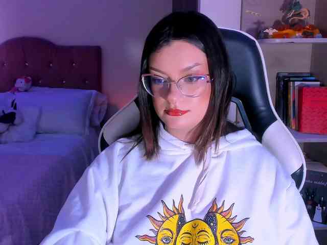 OphelianaRose webcam