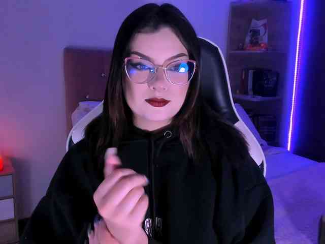 OphelianaRose webcam