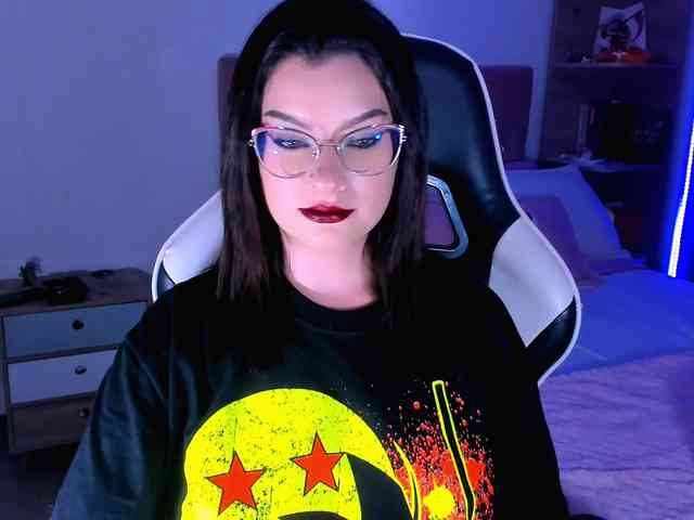 OphelianaRose webcam