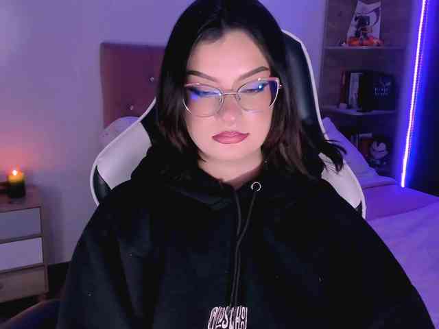 OphelianaRose webcam