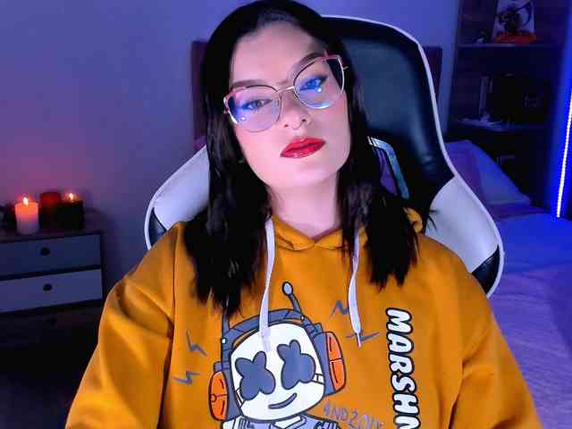 OphelianaRose webcam