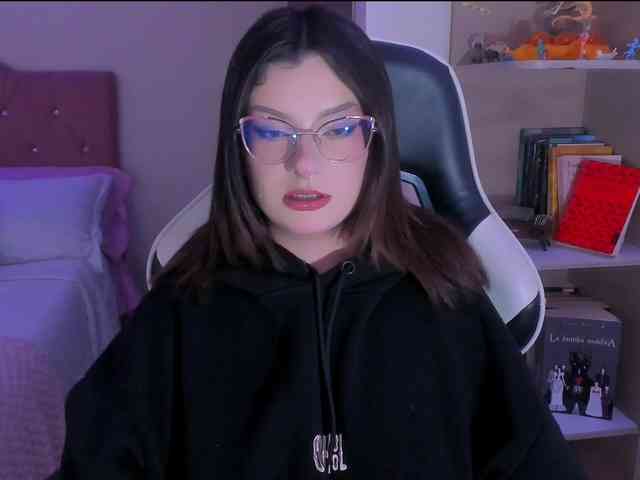 OphelianaRose webcam