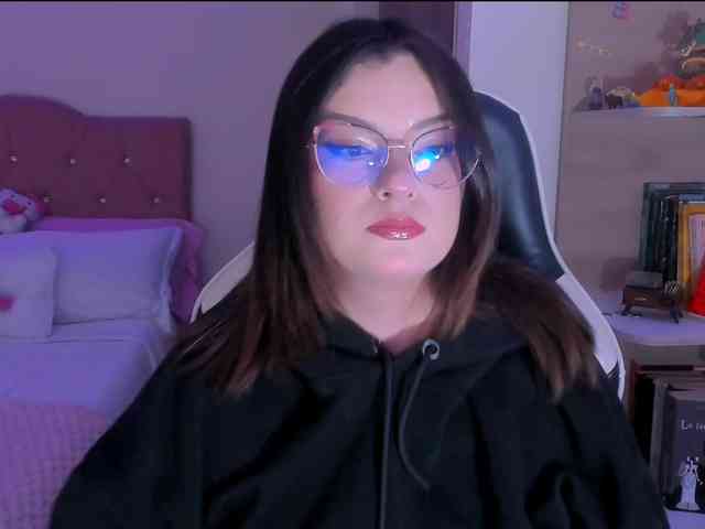 OphelianaRose webcam