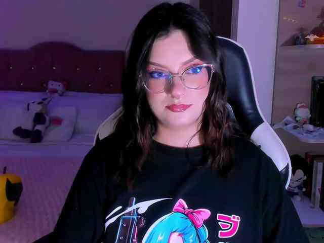 OphelianaRose webcam