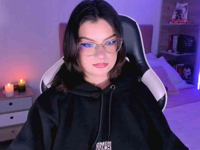 OphelianaRose webcam