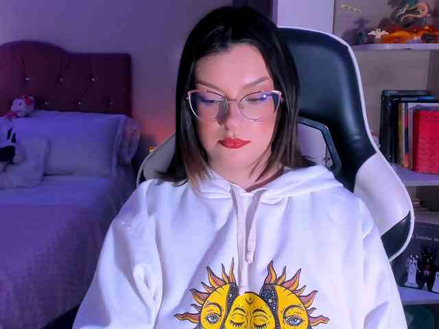 OphelianaRose webcam