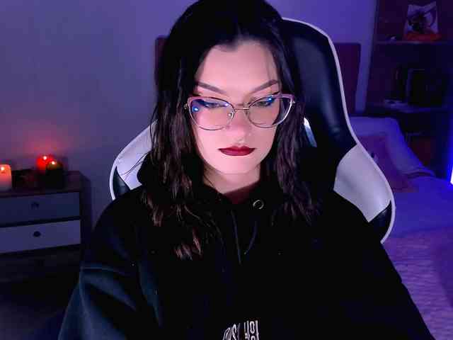 OphelianaRose webcam
