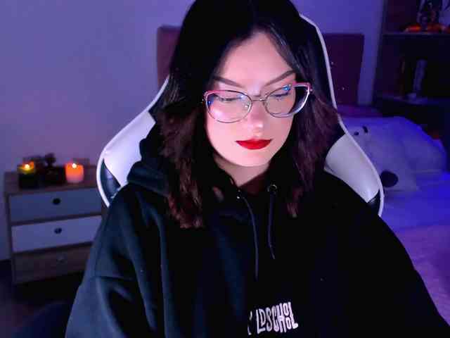 OphelianaRose webcam