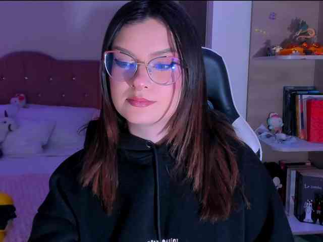 OphelianaRose webcam