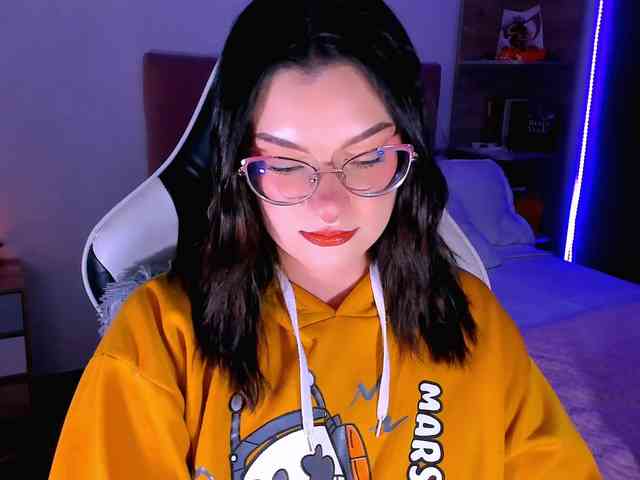 OphelianaRose webcam