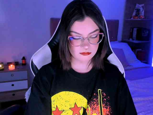 OphelianaRose webcam