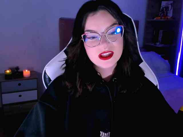 OphelianaRose webcam