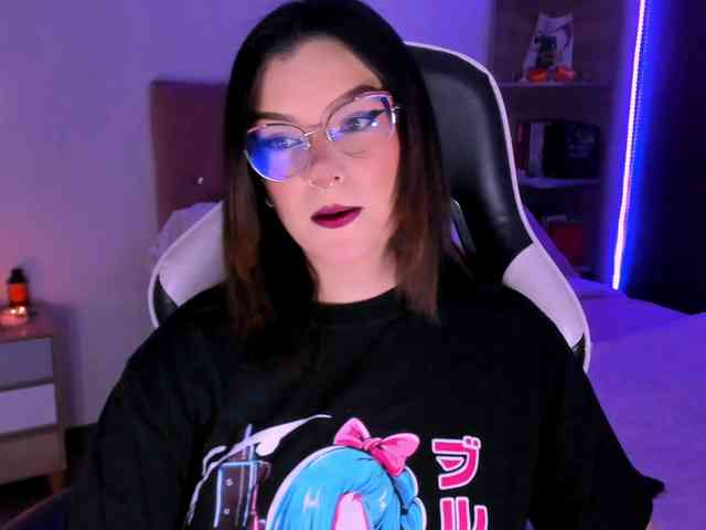 OphelianaRose webcam