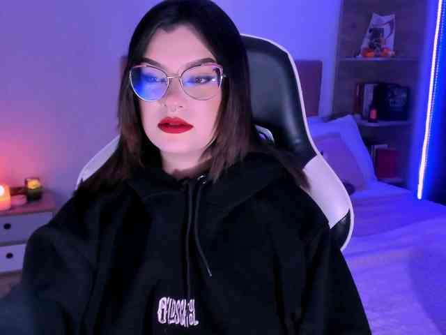 OphelianaRose webcam