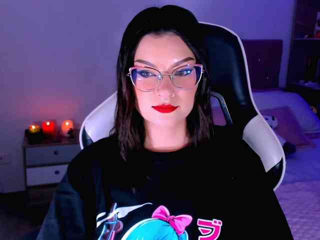 OphelianaRose webcam