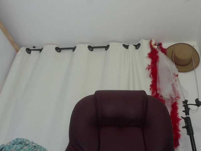 le modèle Mature2025 est en webcam porno dans un show sur le site bongacams, il possède les tags suivants: Latino/Hispanic,Blonde,Shaved