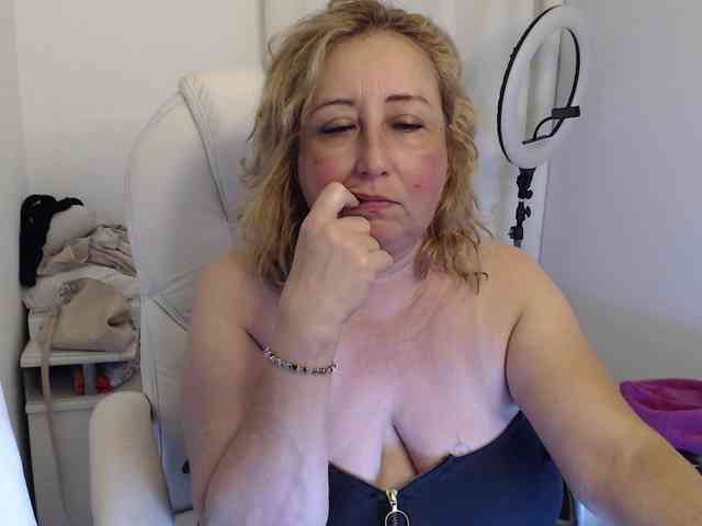 Mature2025 webcam