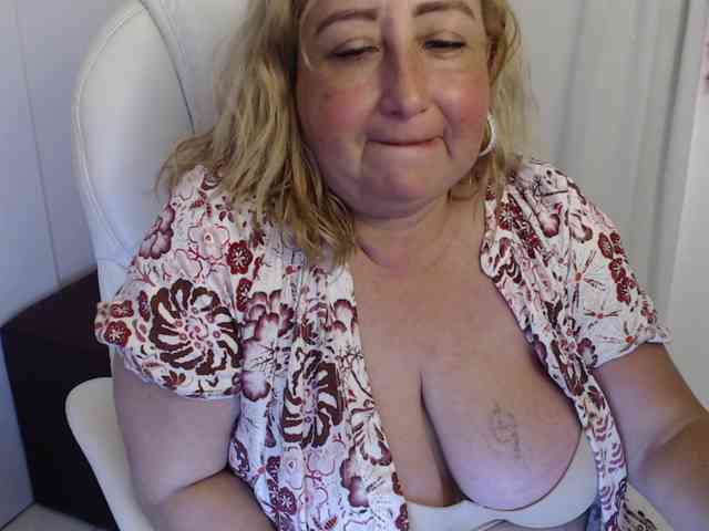 Mature2025 webcam