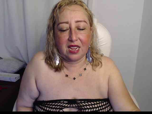 Mature2025 webcam