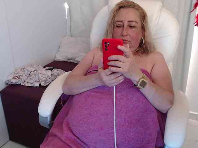 Mature2025 webcam