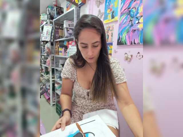 le modèle roussemelinda est en webcam porno dans un show sur le site bongacams, il possède les tags suivants: Latino/Hispanic,Brunette,Shaved