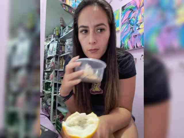 roussemelinda Live Webcam on BongaCams