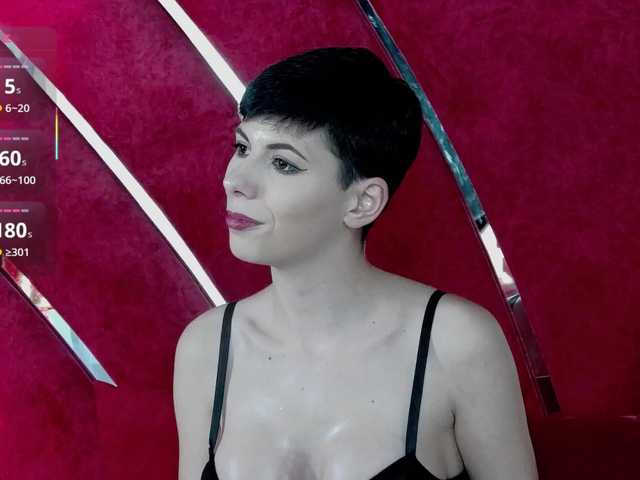 RoxxyRouge Live Cam on BongaCams