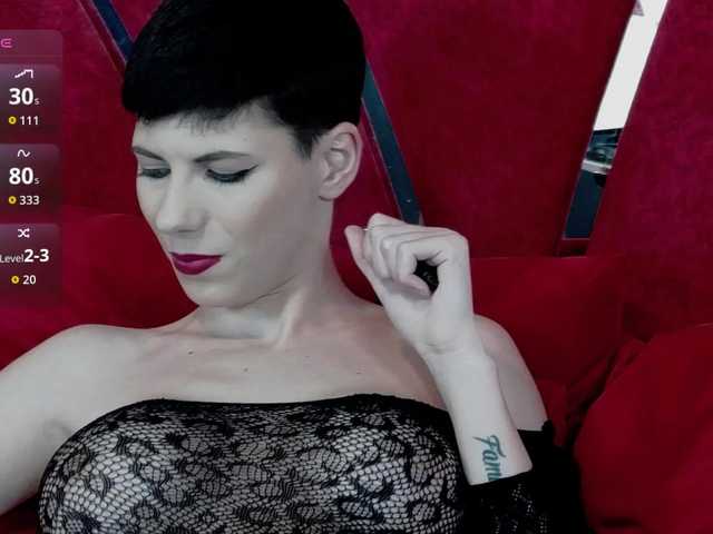 RoxxyRouge's BongaCams show and profile