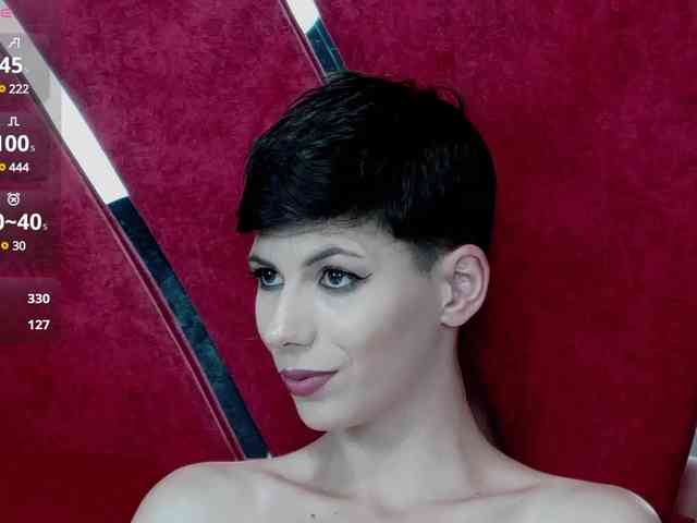 RoxxyRouge webcam