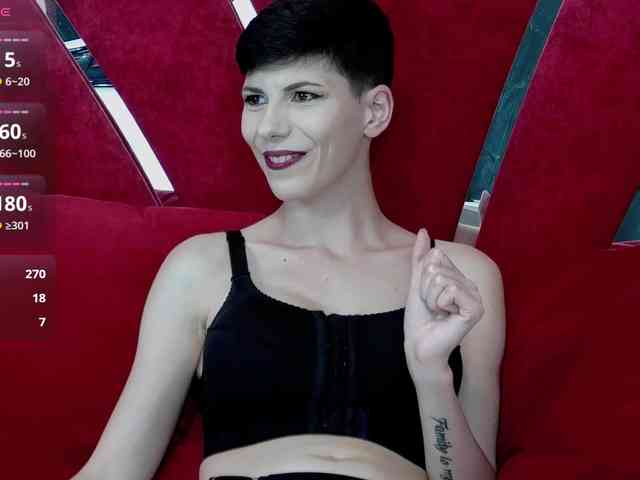 RoxxyRouge webcam