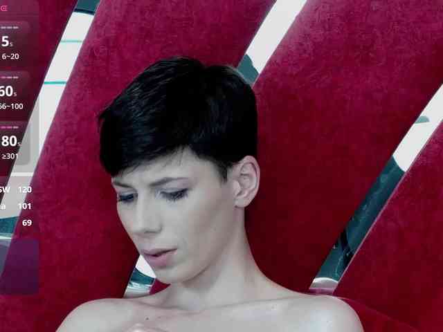 RoxxyRouge webcam