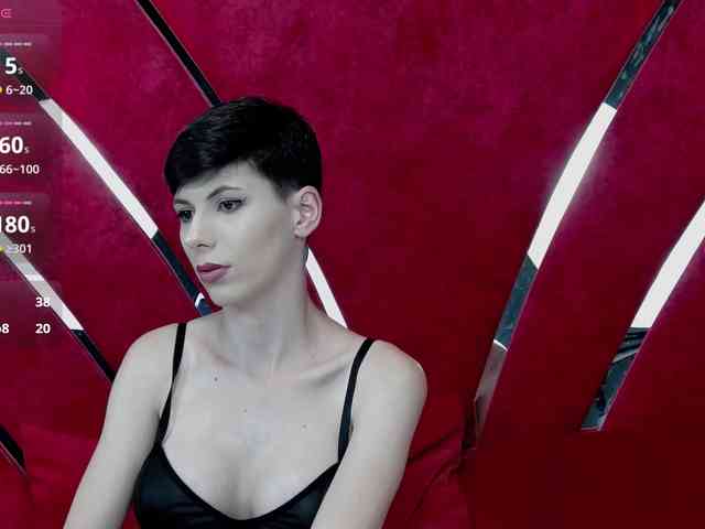 RoxxyRouge webcam