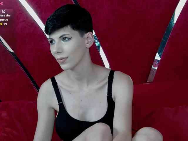 RoxxyRouge webcam