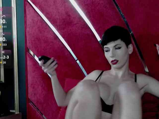 RoxxyRouge webcam