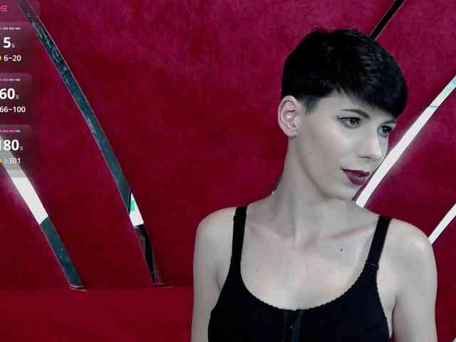 RoxxyRouge webcam