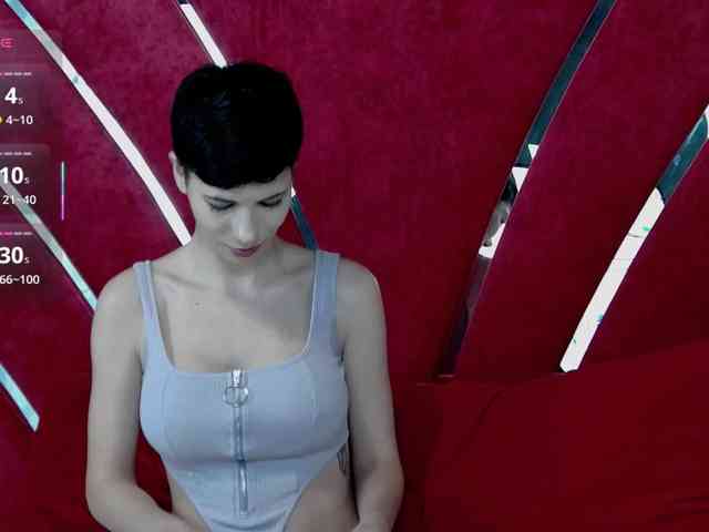 RoxxyRouge webcam