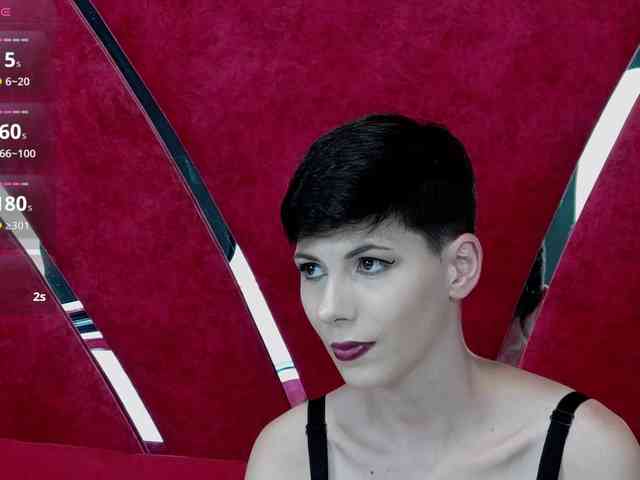 RoxxyRouge webcam