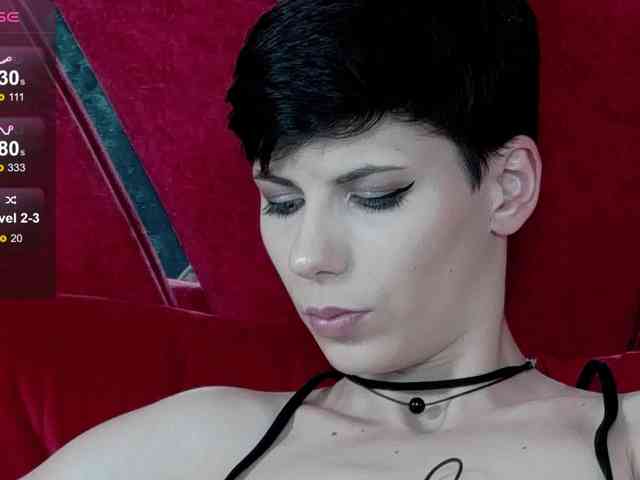 RoxxyRouge webcam