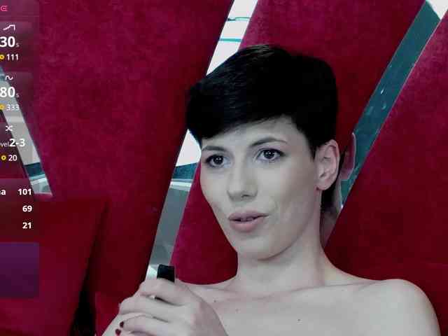 RoxxyRouge webcam