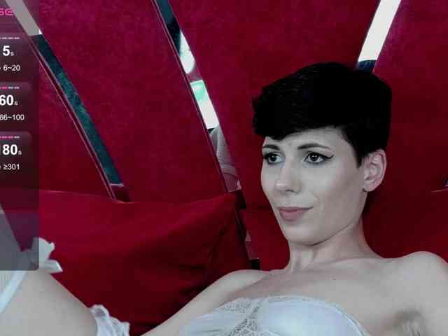 RoxxyRouge webcam