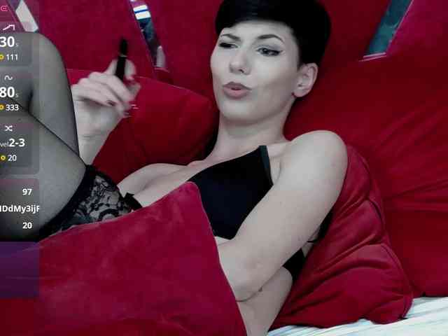 RoxxyRouge webcam