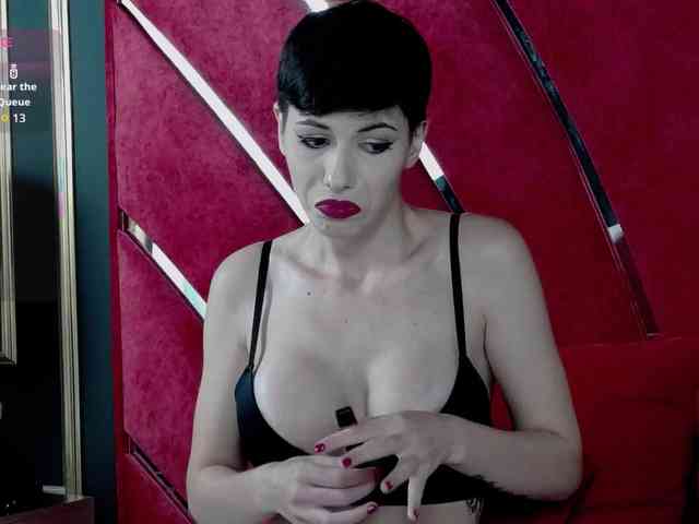 RoxxyRouge webcam
