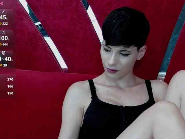 RoxxyRouge webcam