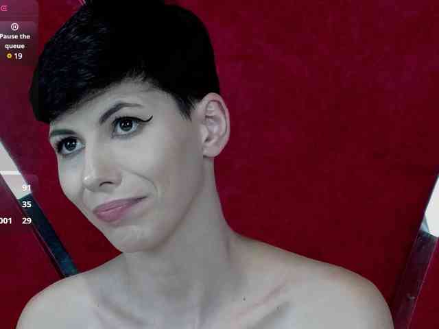 RoxxyRouge webcam